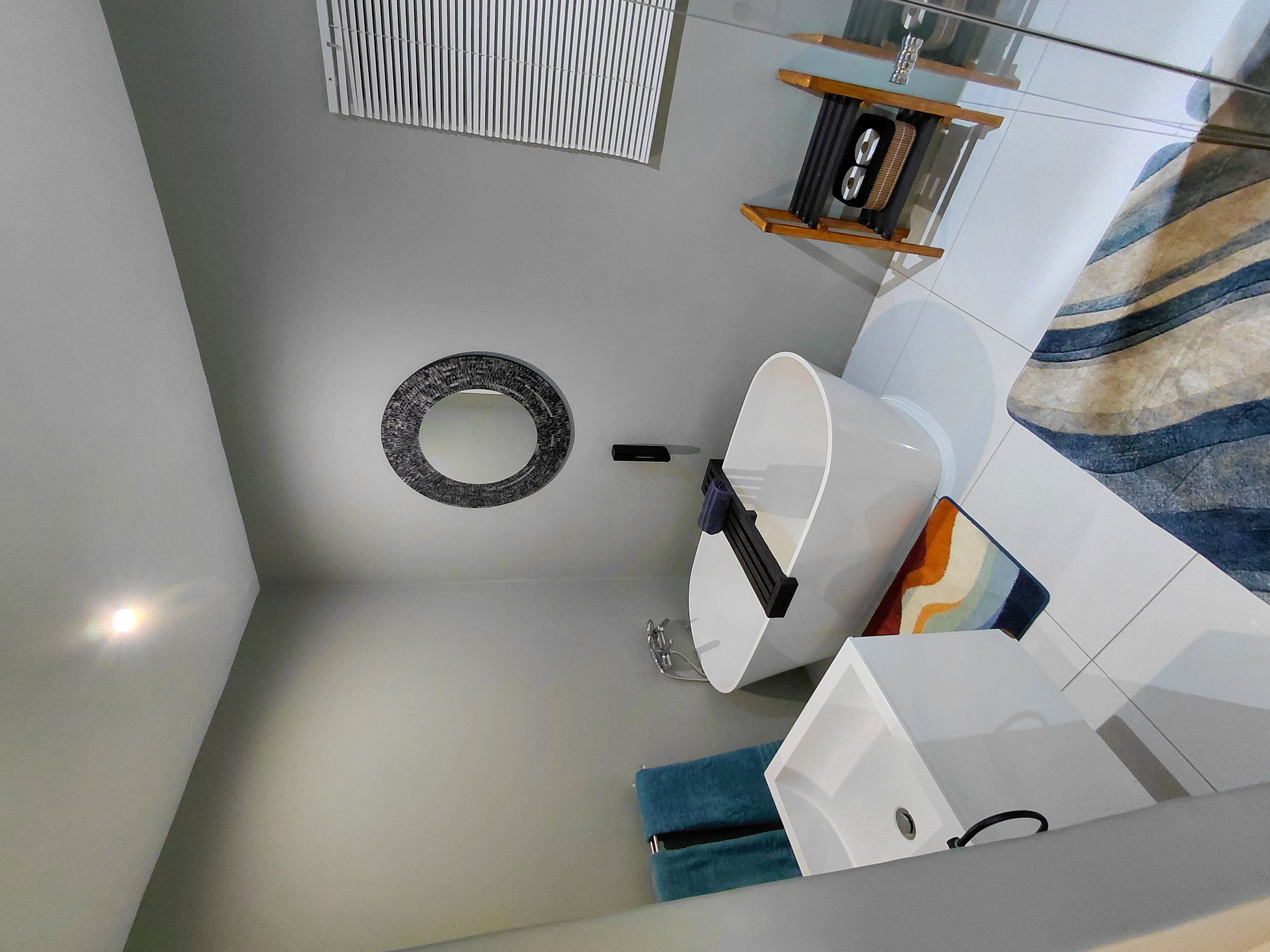 En-suite bathroom 4